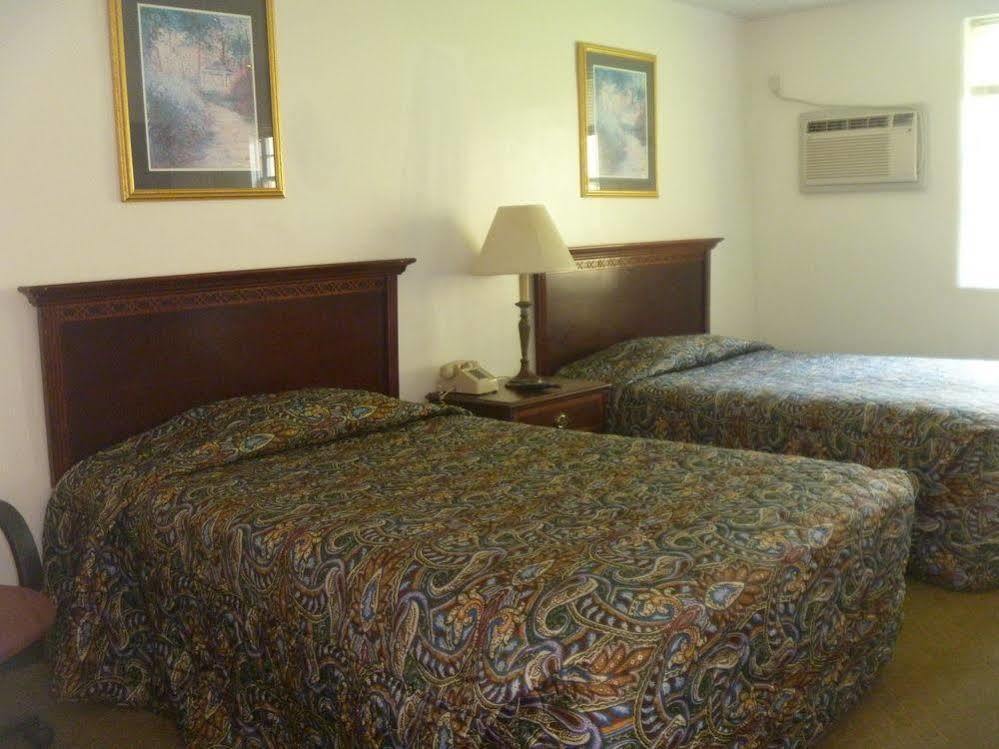 Motel 22 Mapleton Depot Huntingdon Extérieur photo